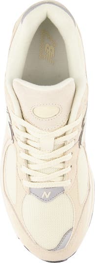 2002R Sneaker