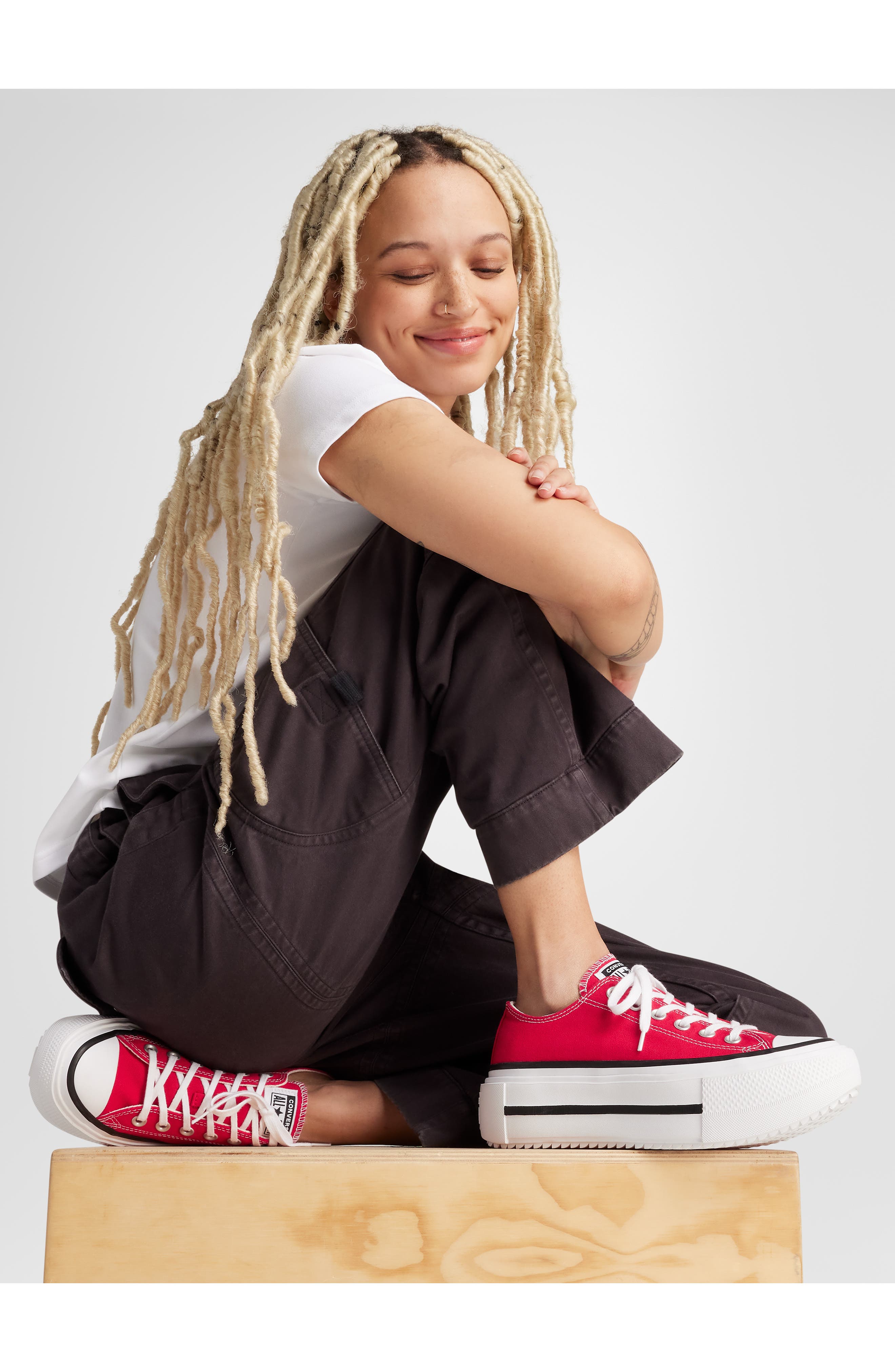 Gender Inclusive Chuck Taylor All Star Lift Double Stack Low Top Platform Sneaker, Alternate, color, RED/ BLACK/ WHITE