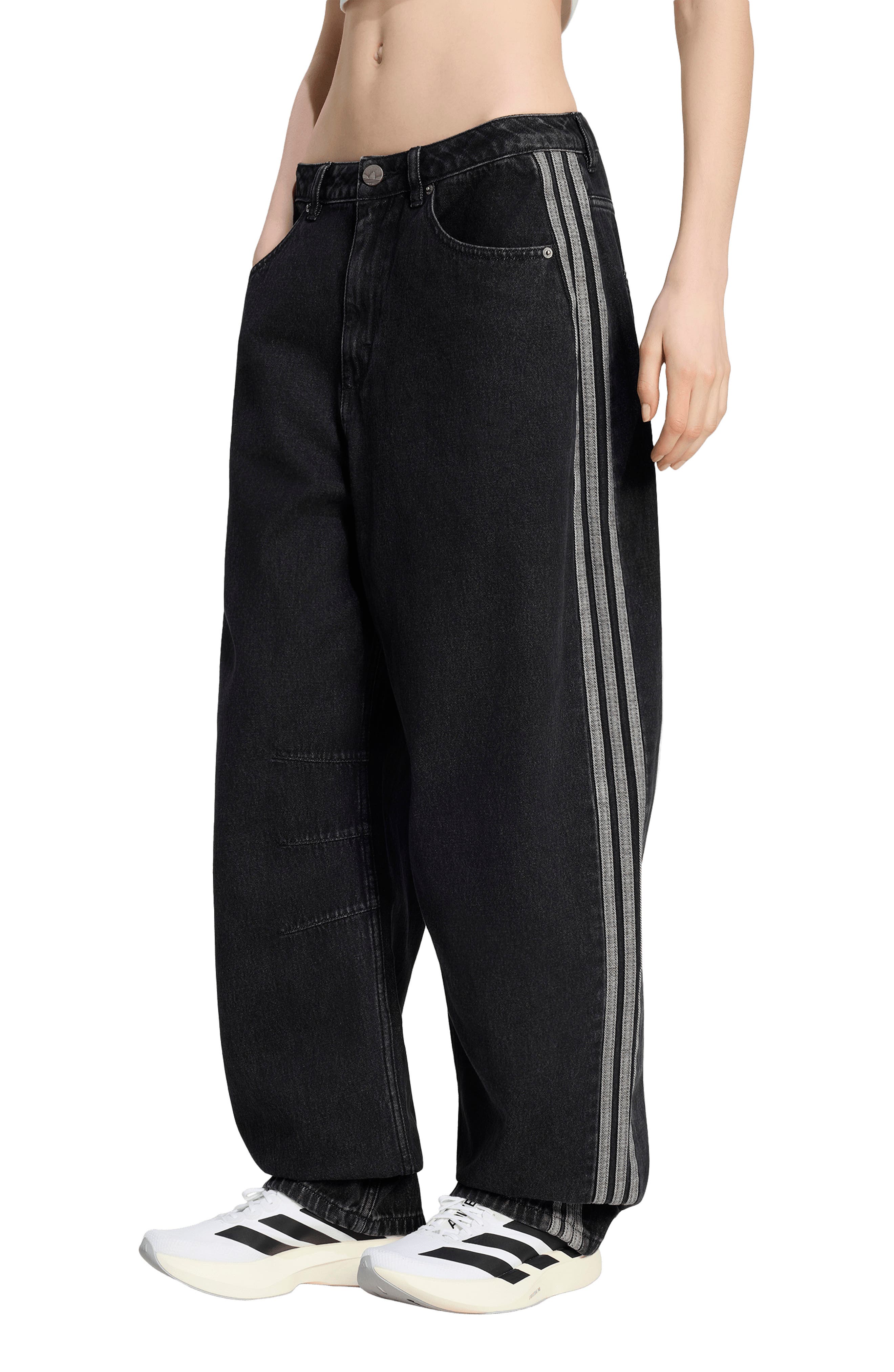 selected TRUE BLACK DENIM