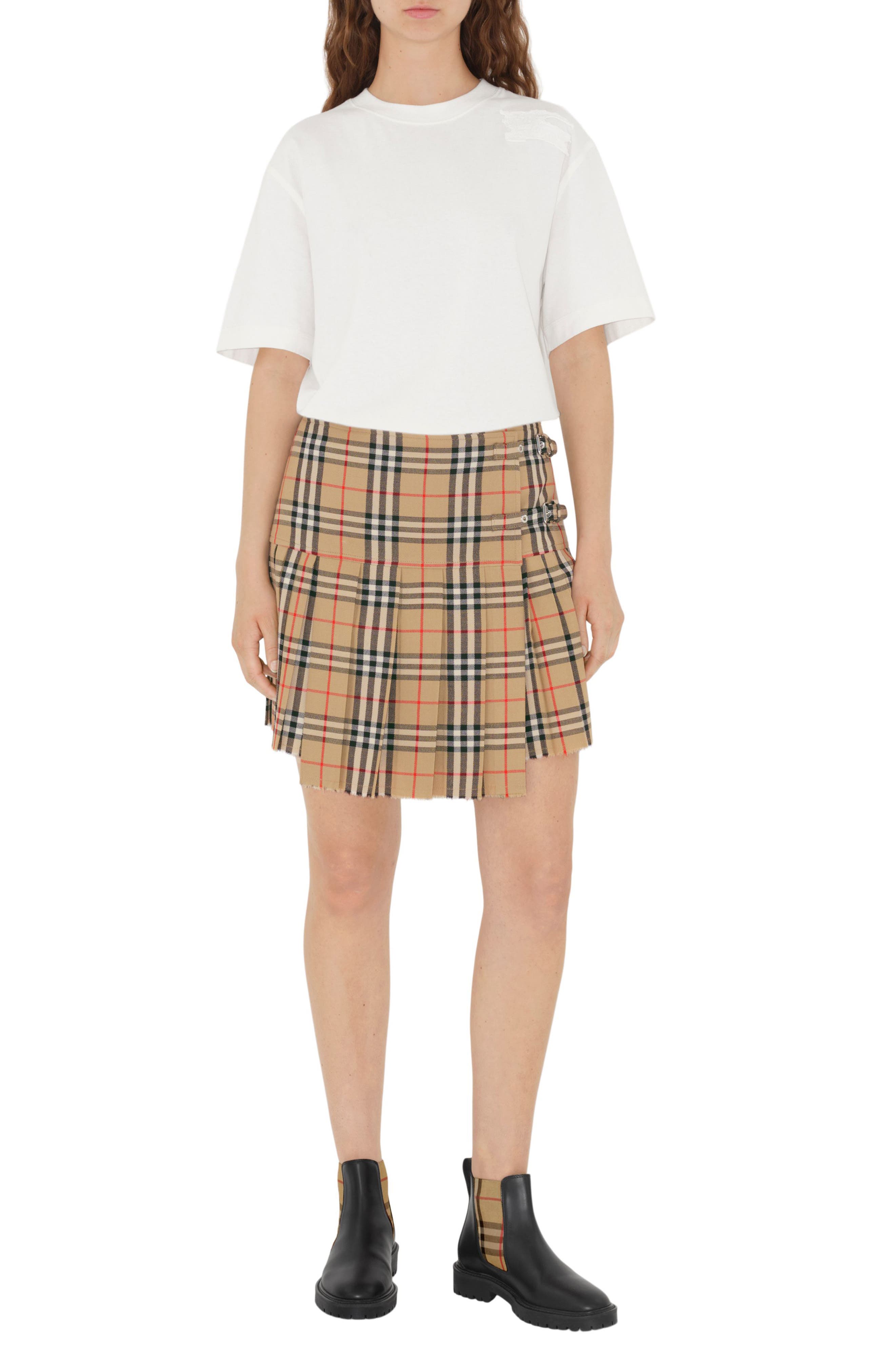 Burberry Allostock Check Chelsea Boot, Alternate, color, Black