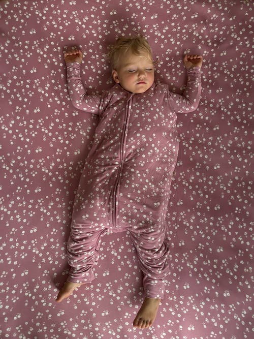 Gunamuna Crib Sheet In Pink