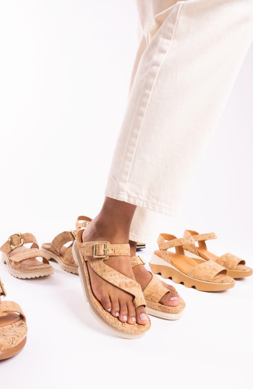L'amour Des Pieds Alanza Toe Loop Sandal In Natural/gold