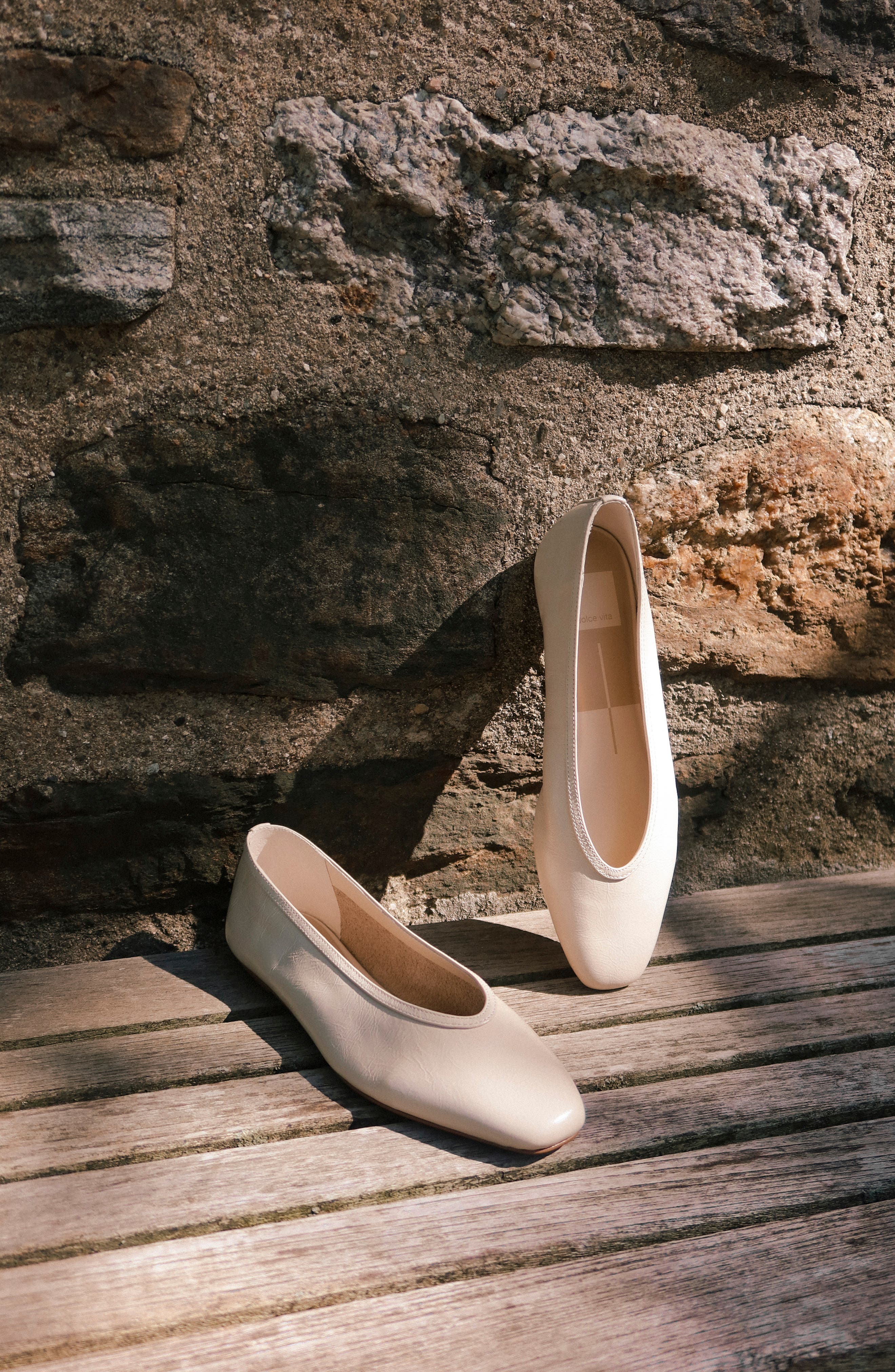 Caret Flat, Alternate, color, SNAKE PRINT EMBOSSED