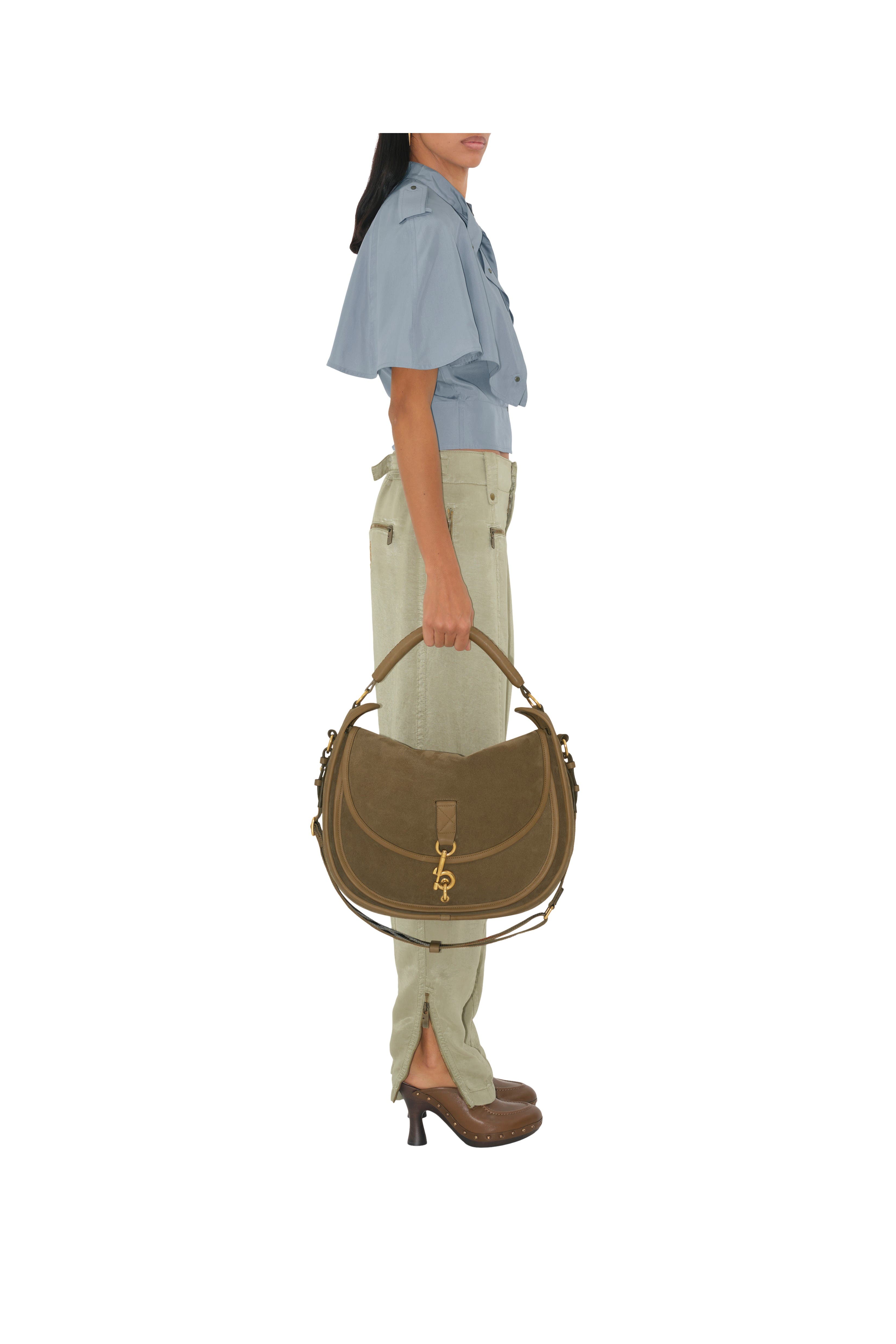 Burberry Medium B Clip Messenger Bag, Alternate, color, 