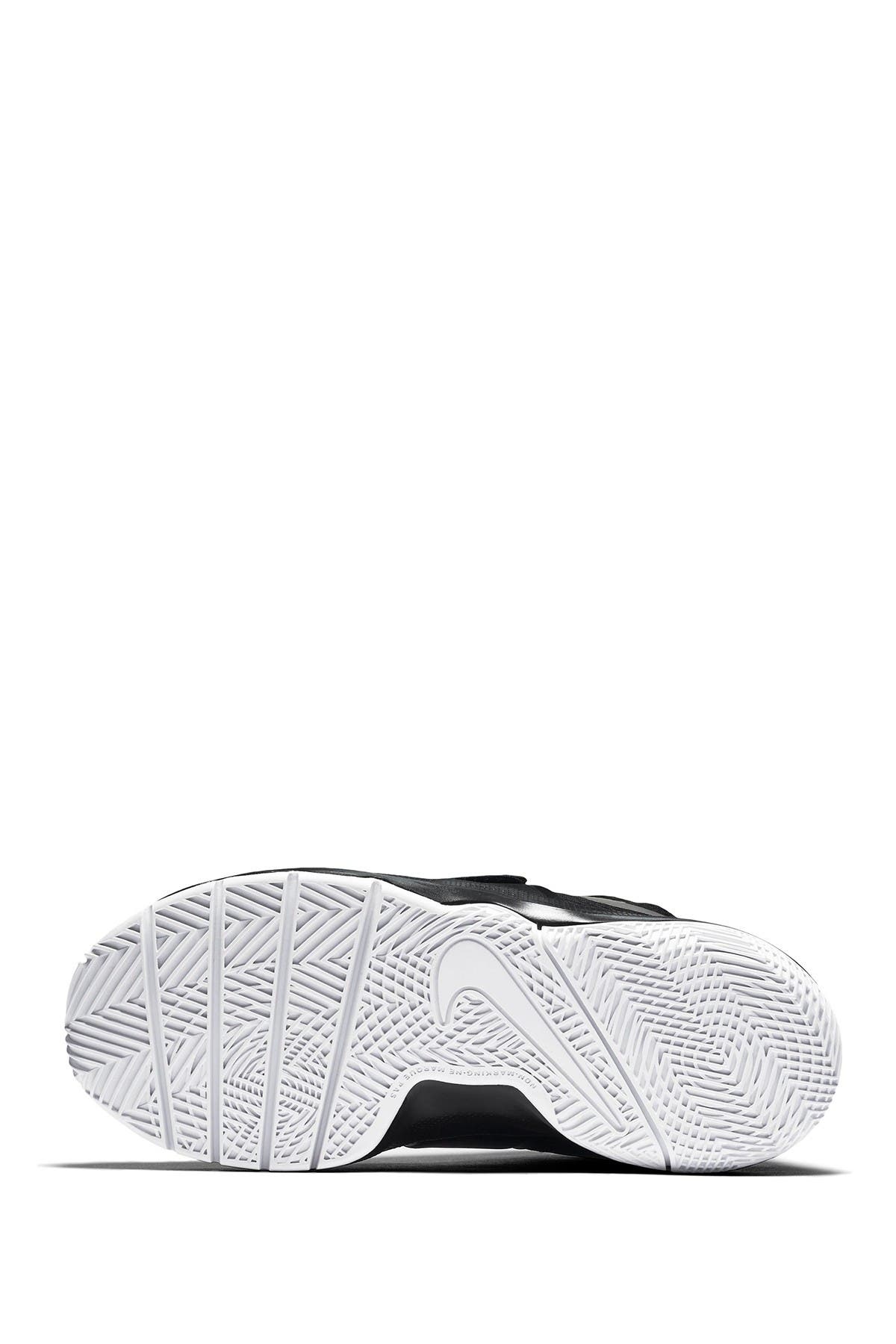 Nike Team Hustle D8 Sneaker, Alternate, color, 