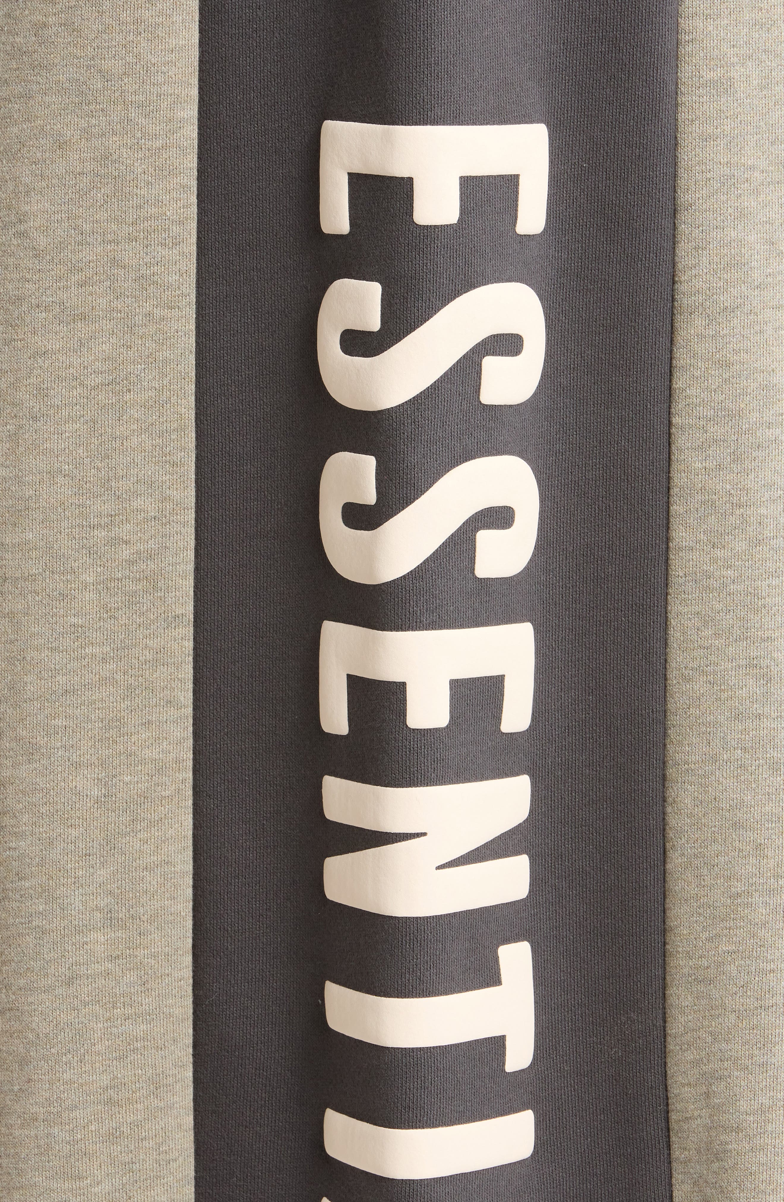 Мужские Fear of God Essentials Panelled Raw Cut Off Sweatpants — фото 6