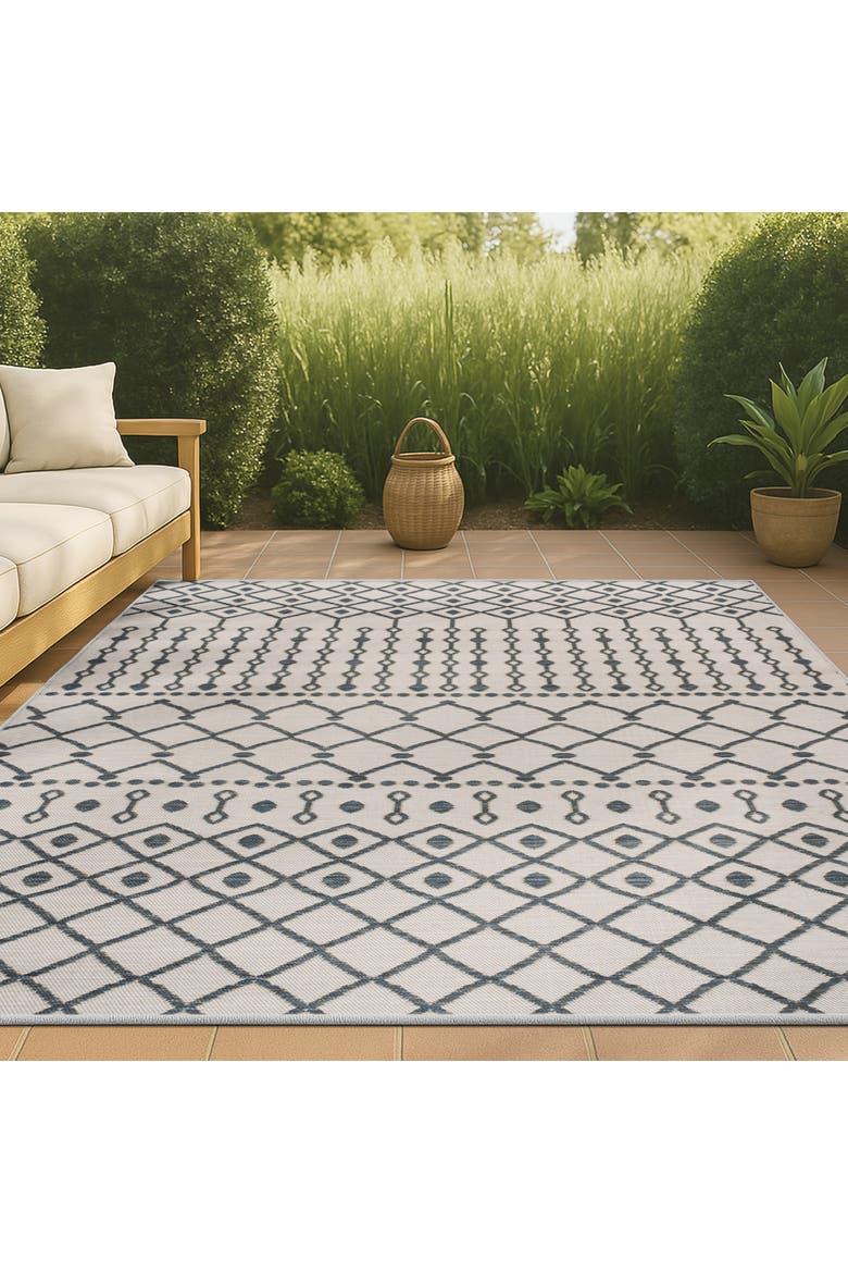 Arielle Mid-Century Modern Curve Stripe Reversible Machine-Washable Indoor/Outdoor Area Rug, Alternate, color, Navy/Cream