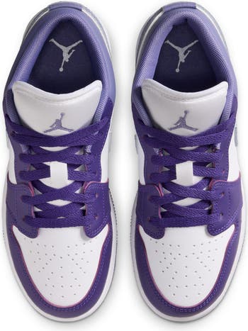 Air Jordan 4 Retro Mid Top Sneaker