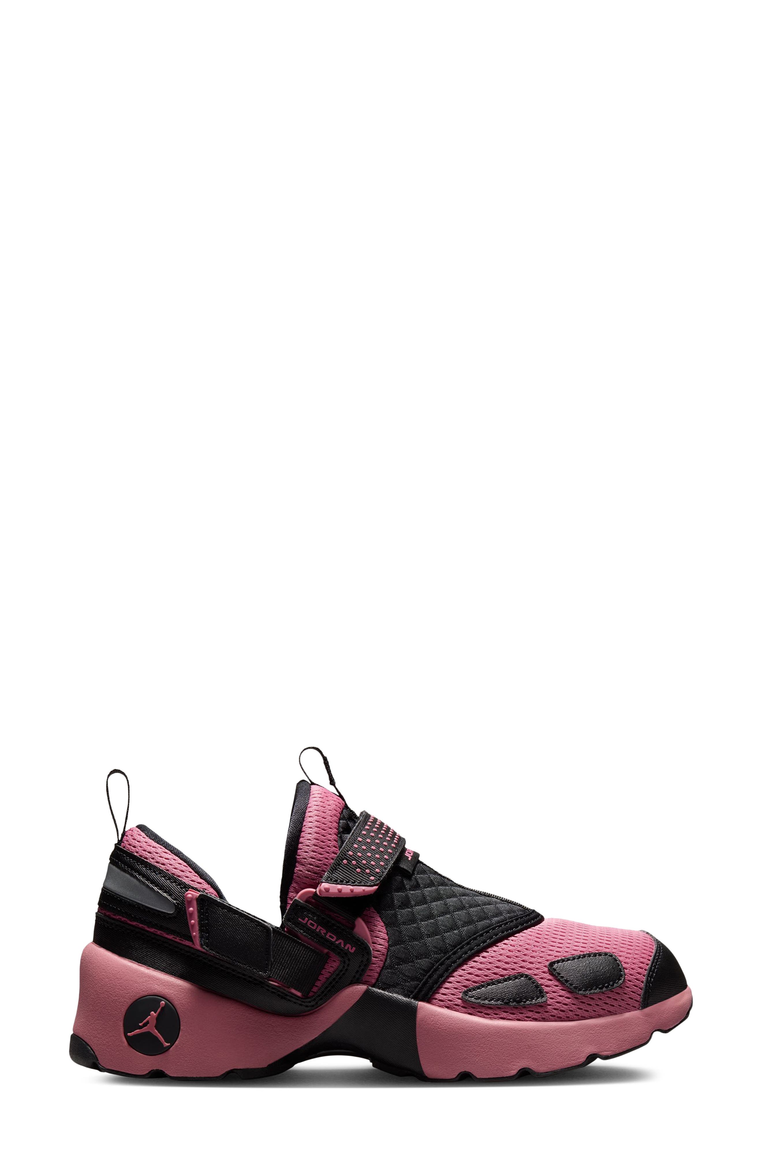 Trunner LX Sneaker, Alternate, color, 005 BLACK/DSTBRY