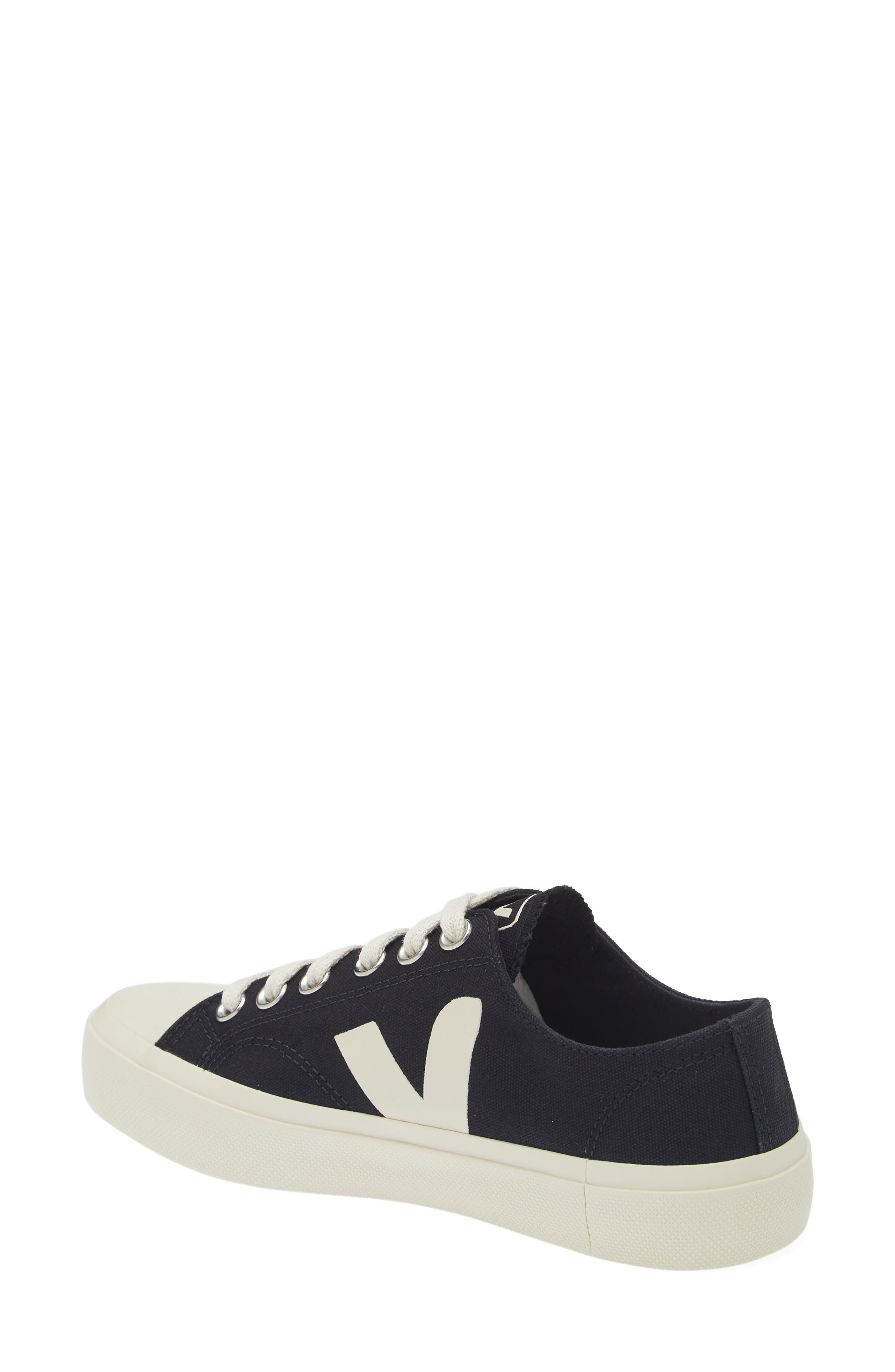 Veja Wata II Low Top Sneaker, Alternate, color, 