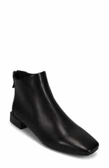 Elide Bootie