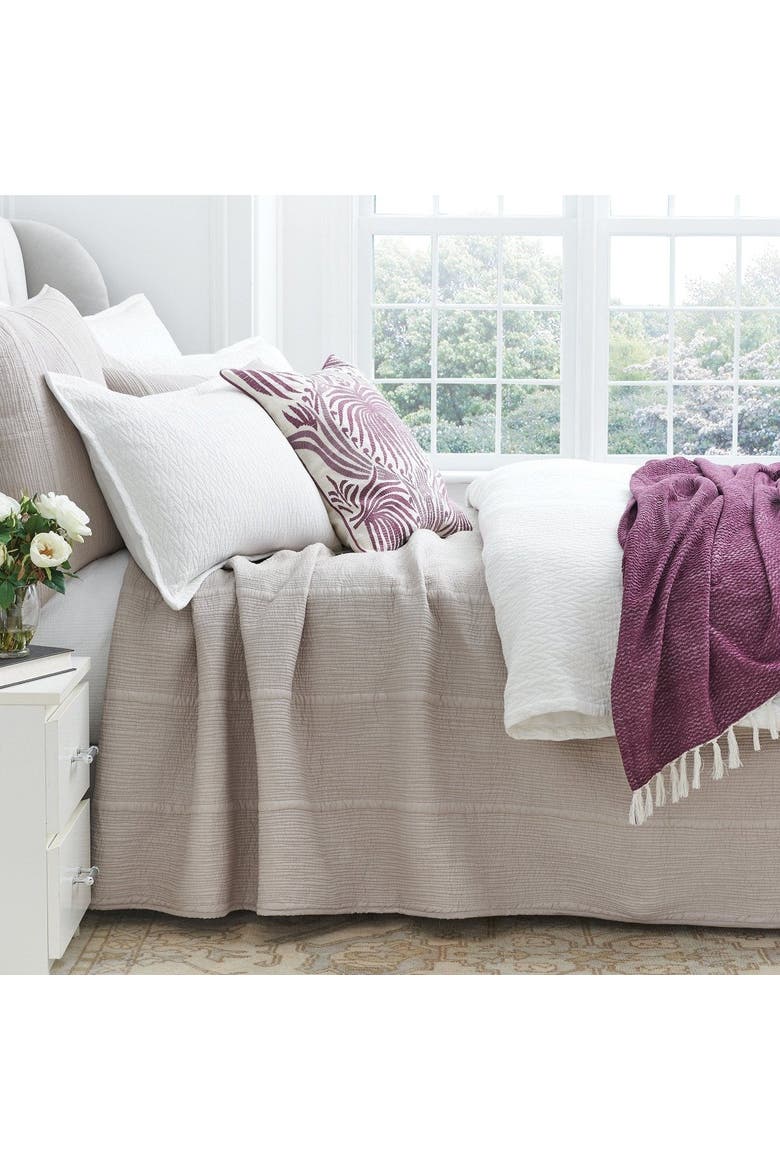 Nunzia Oyster Cotton Full/Queen Bed Quilt, Alternate, color, Silver