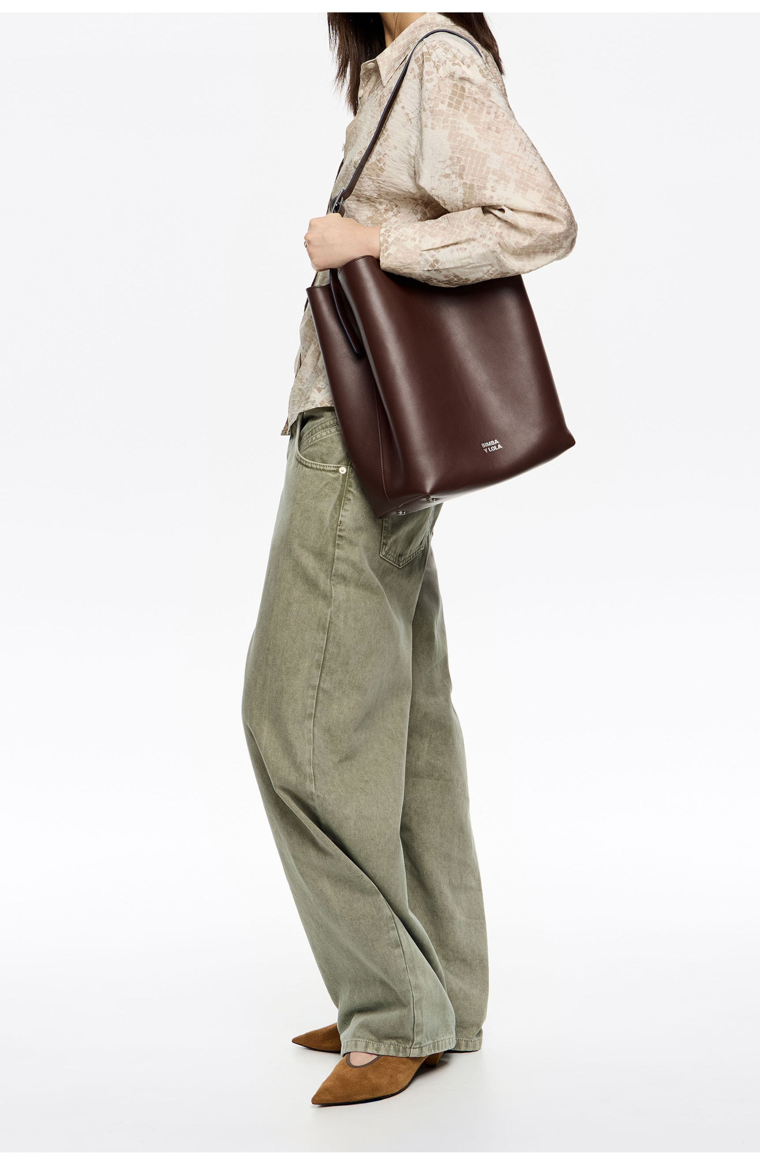 Bimba y Lola Large Leather Carlino Bag, Alternate, color, Chocolate