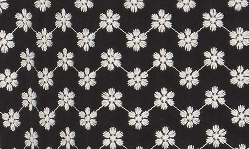 Bobeau Daisy Print Short Sleeve Top In Black