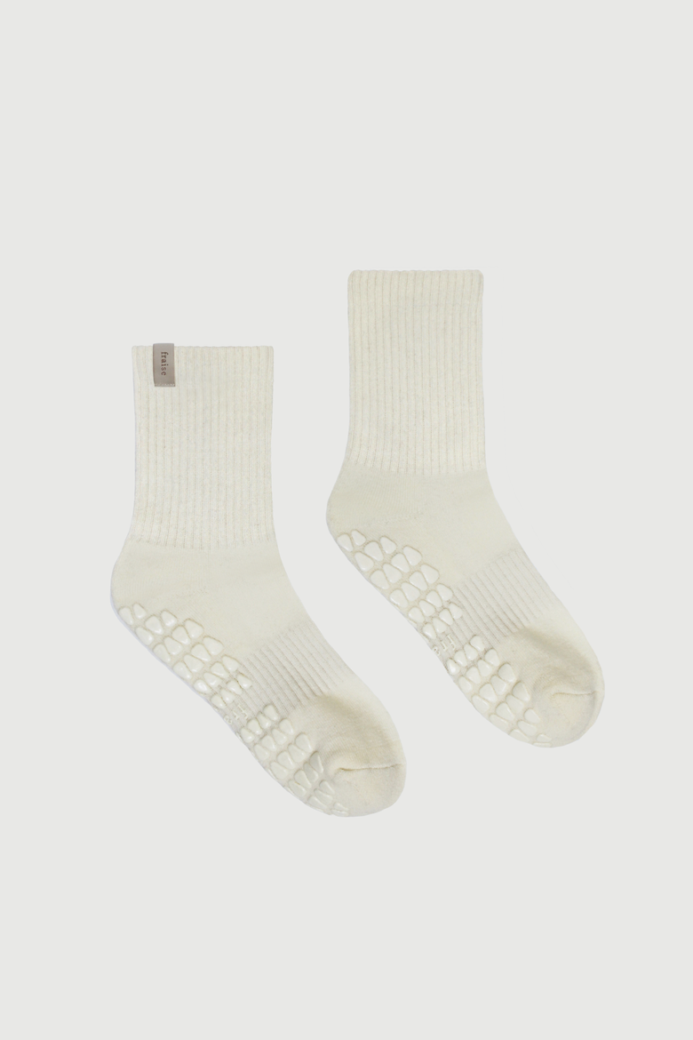 Vanille Classic Crew Grip Socks, Main, color, Vanille