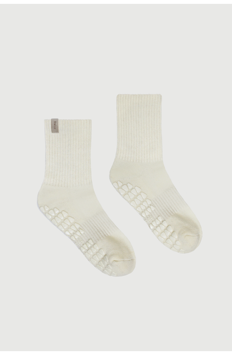 Fraise Vanille Classic Crew Grip Socks, Main, color, Vanille