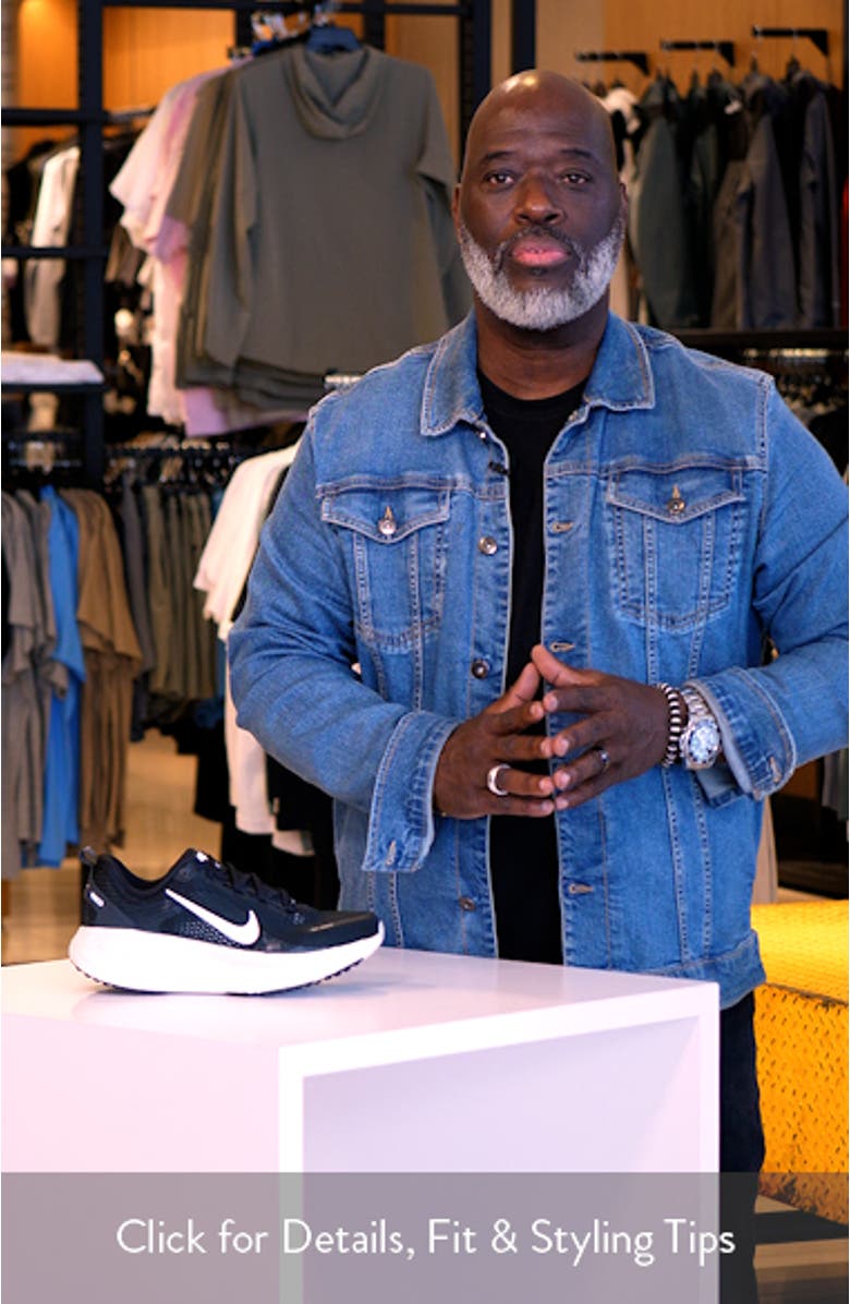 Vomero 18 Running Shoe, sales video thumbnail