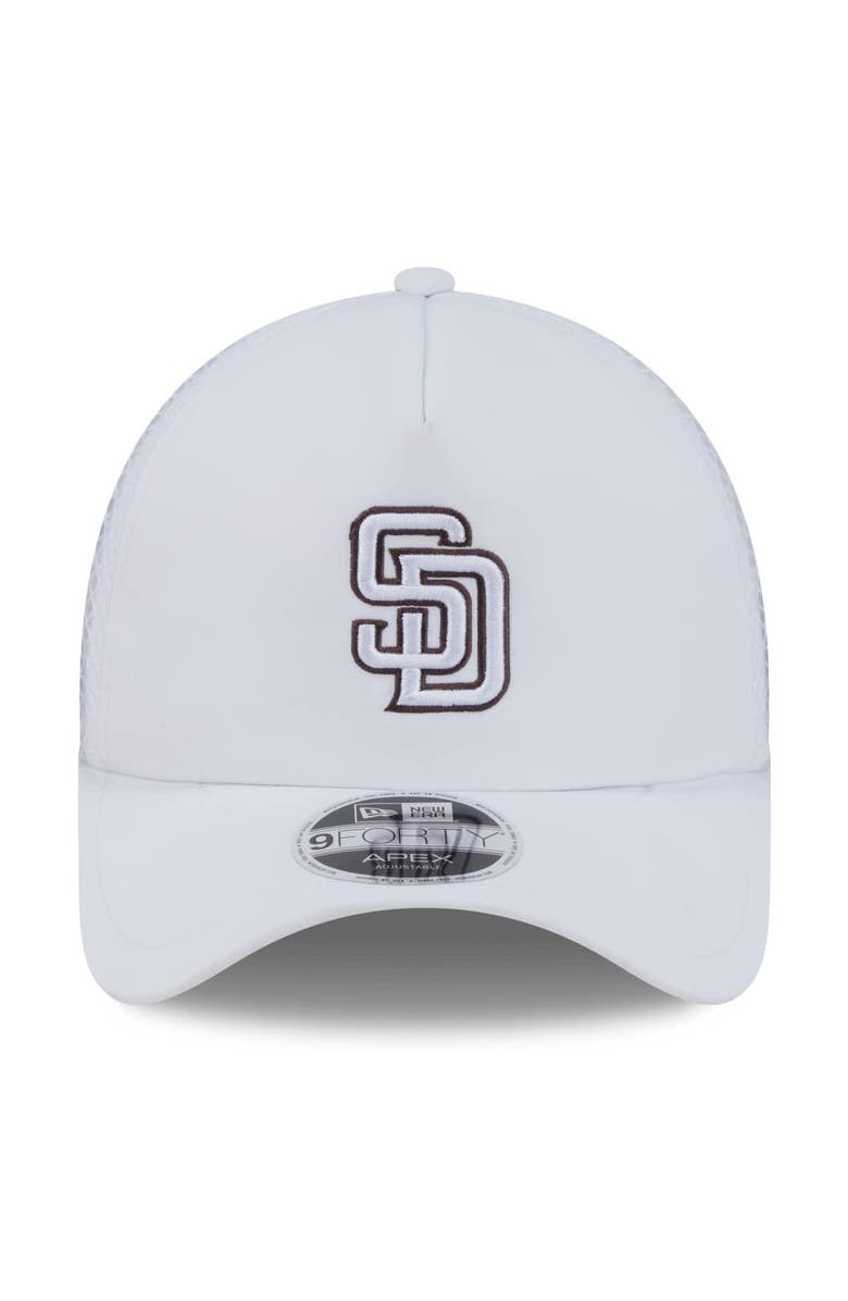 New Era Men's New Era White San Diego Padres 2026 Batting Practice Apex 9FORTY Adjustable Trucker Hat, Alternate, color, White