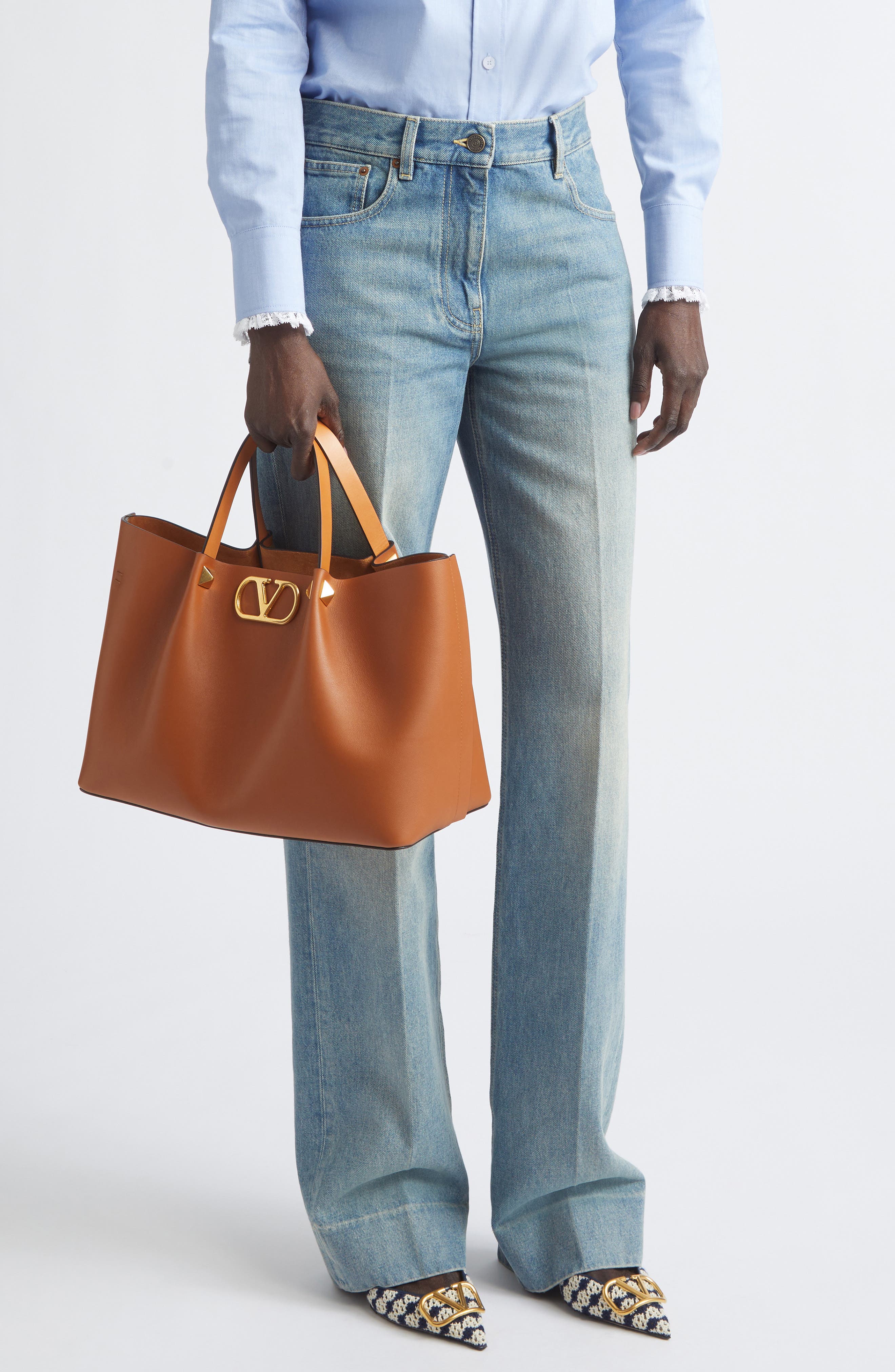 Signature VLOGO Tote, Alternate, color, BROWN
