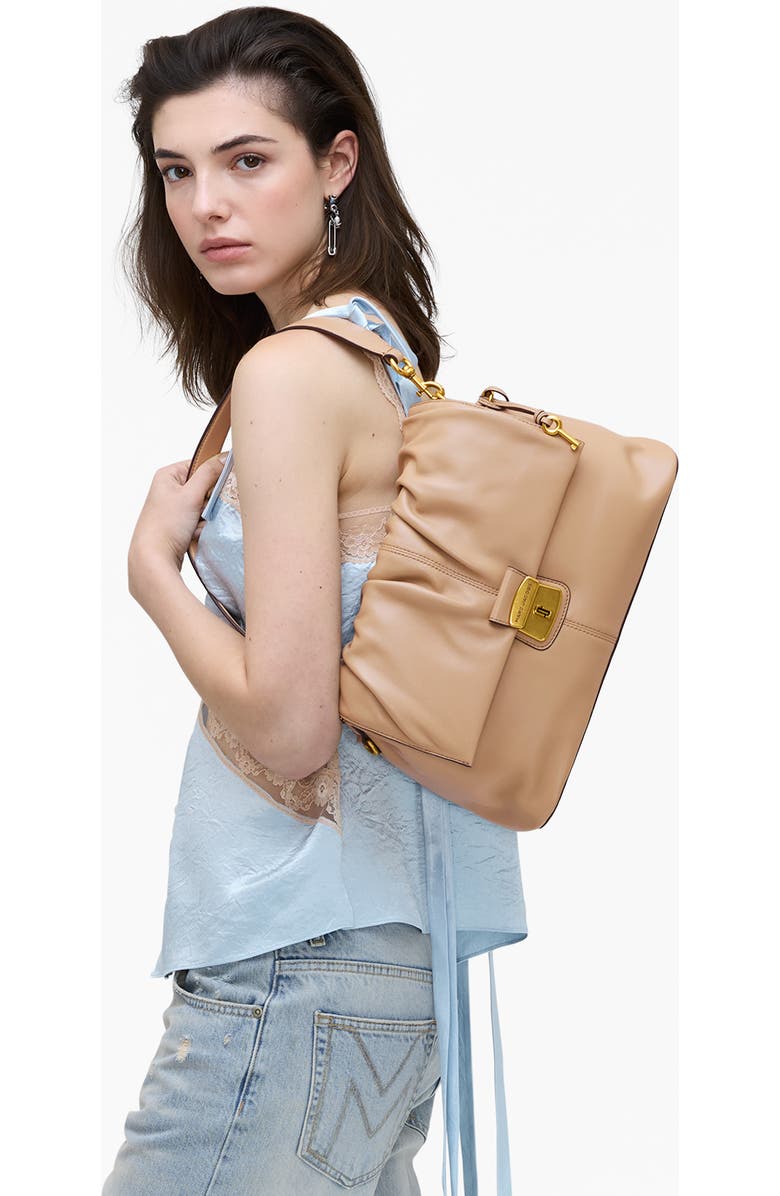 Marc Jacobs The Cristina Messenger Leather Shoulder Bag, Alternate, color, Camel