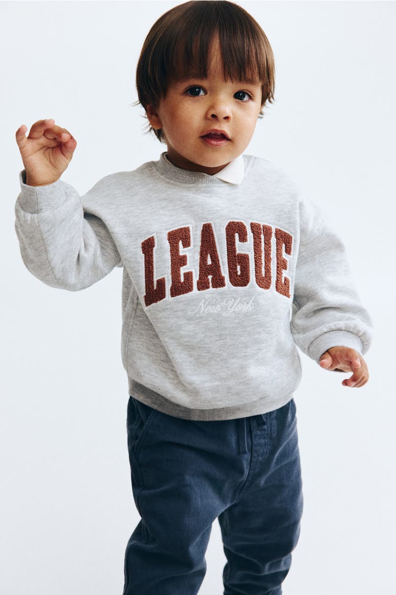 Sweatshirt With Motif, Alternate, color, Light gray/League