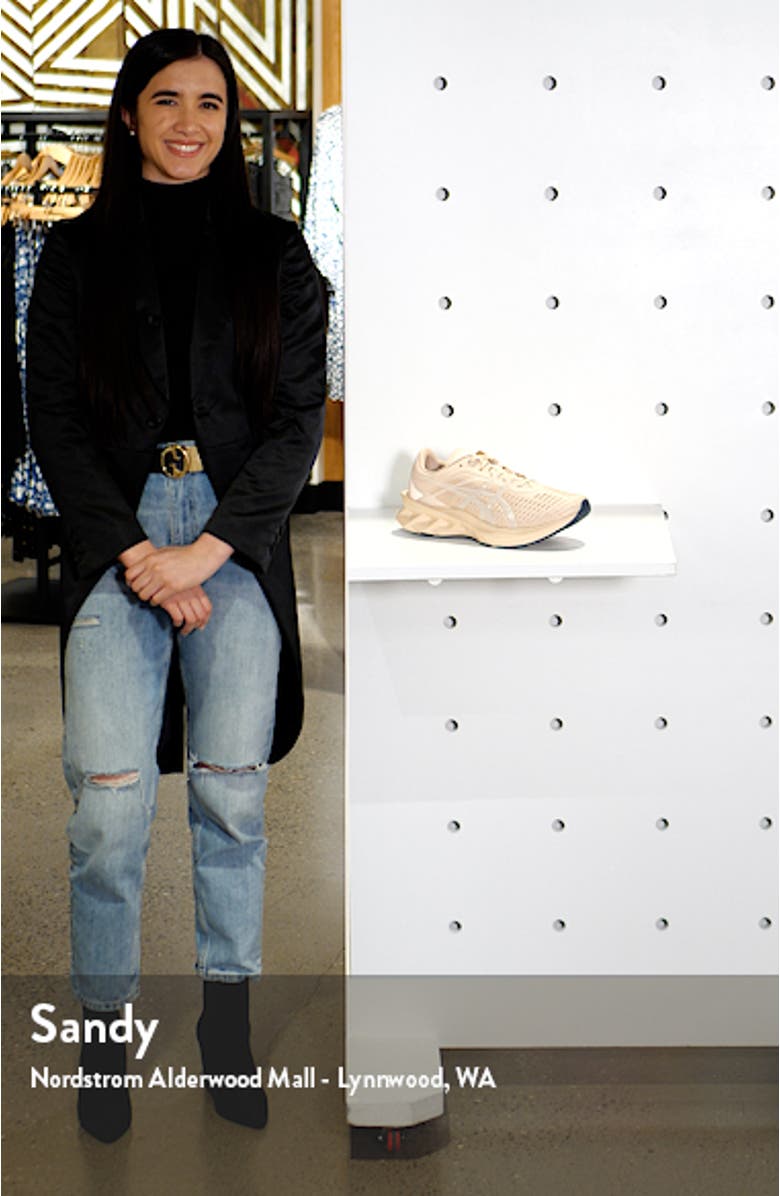 x SNS NOVABLAST<sup>™</sup> Running Shoe, sales video thumbnail