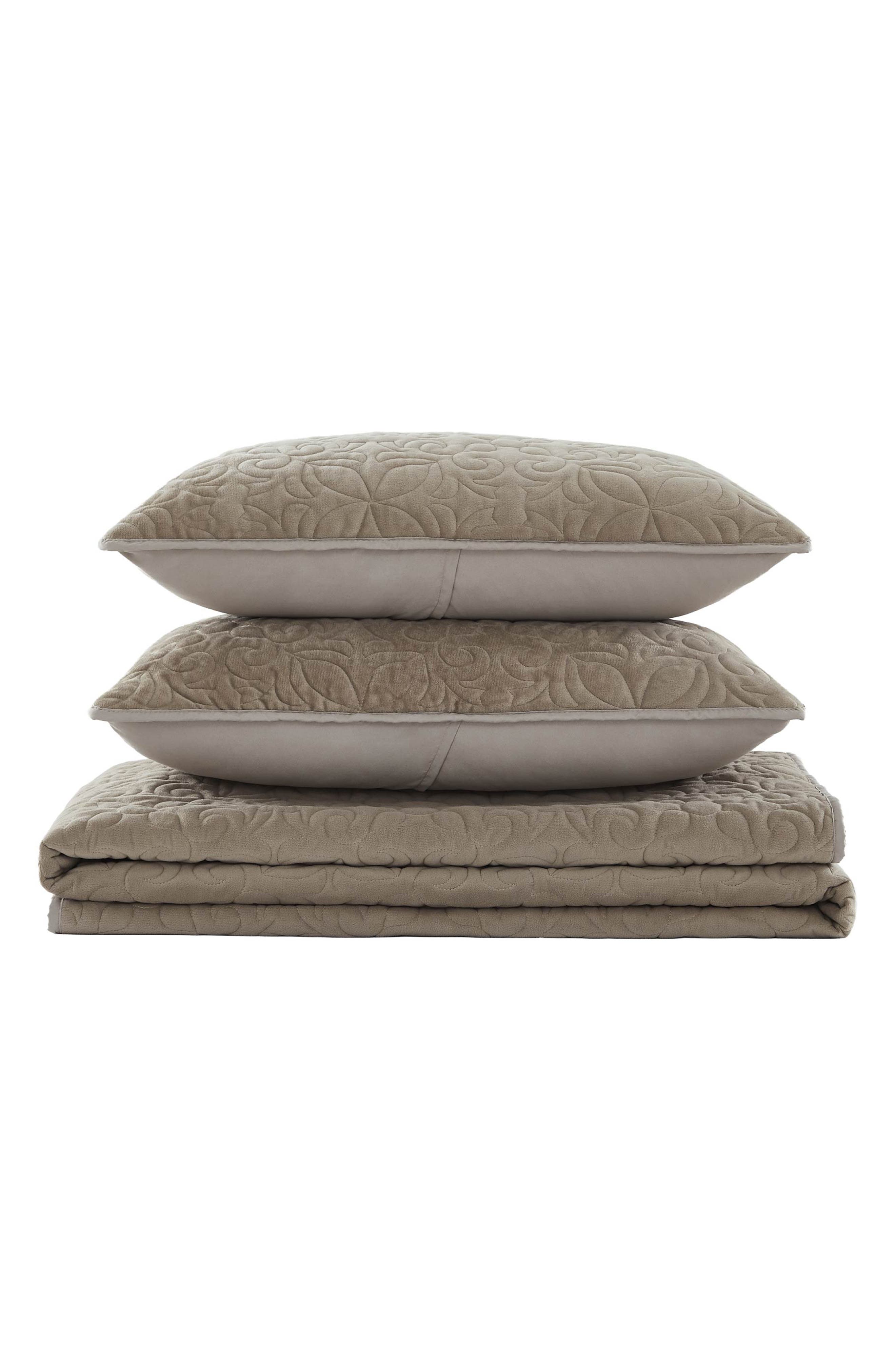 BCBG Astor Velvet Quilt Set