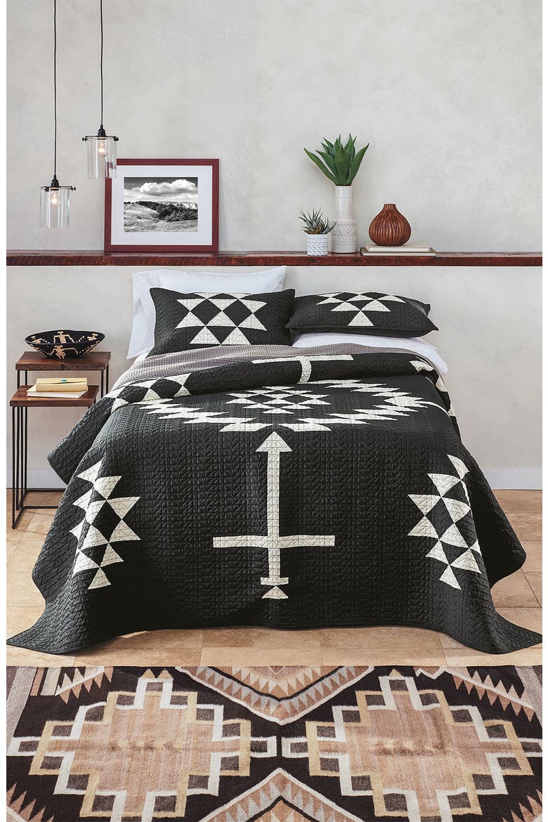 Los Ojos Quilt & Sham Set, Main, color, WHITE/ BLACK