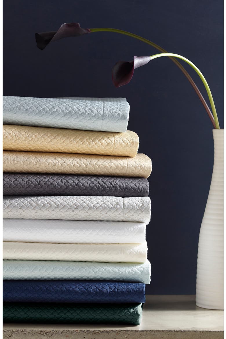 Alba 600 Thread Count Quilted Comforter, Alternate, color, CHAMPAGNE