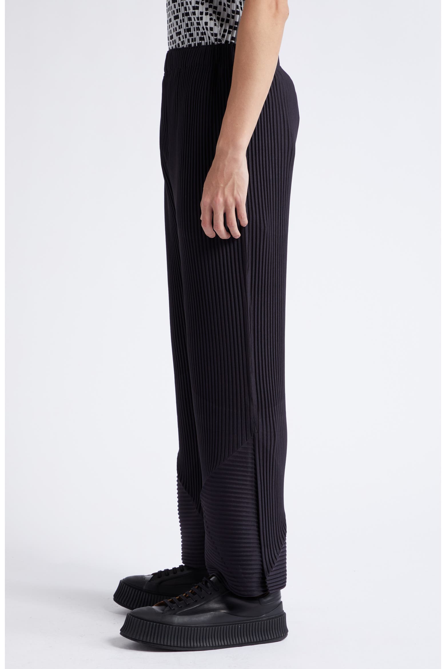 Setem Texture Homme Plissé Issey Miyake Stem Pleated Flare Leg Pants (Men) | Nordstrom