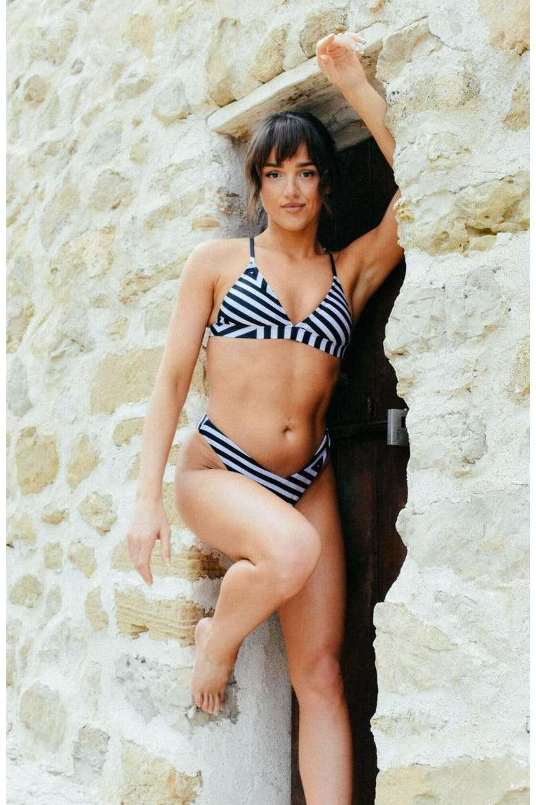 Fall Line Boost 'Em Up Bikini Top, Alternate, color, Black, white