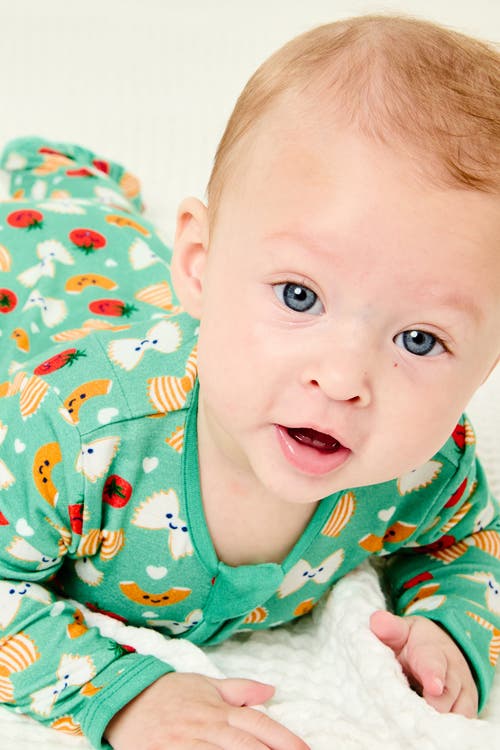 Clover Baby & Kids Soft & Stretchy Zipper Footie In Green