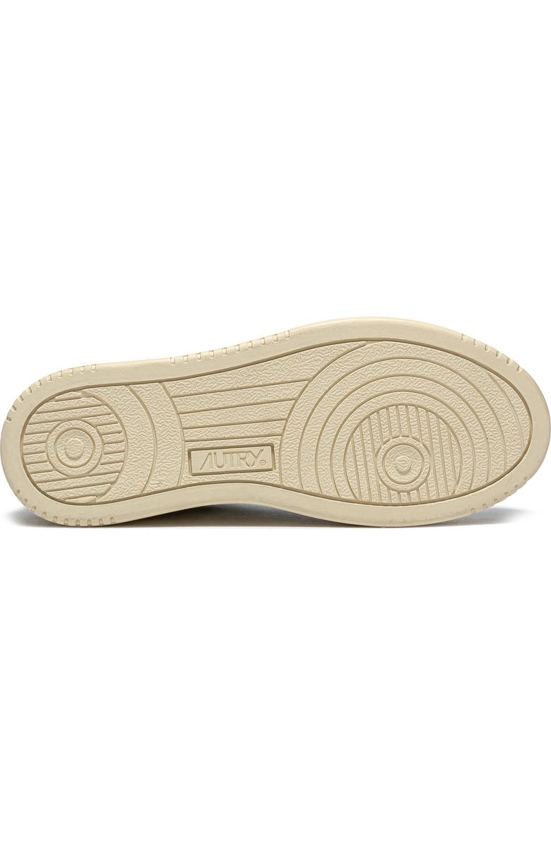 AUTRY Medalist Low Top Sneaker, Alternate, color, Leather/Leather White/Gold