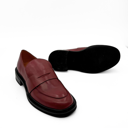 Amie Rafa Drew Chunky Leather Loafer In Burgundy