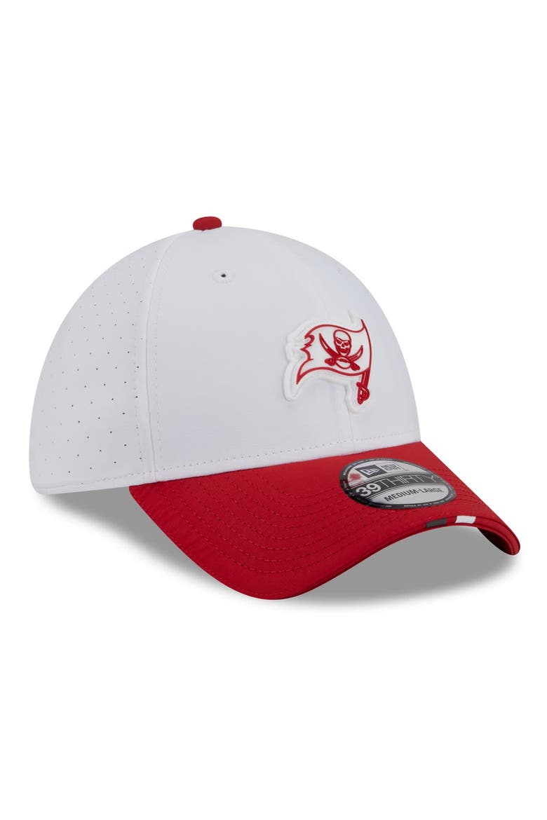 Men's New Era  White/Red Tampa Bay Buccaneers 2025 NFL Training Camp 39THIRTY Flex Hat, Alternate, color, White