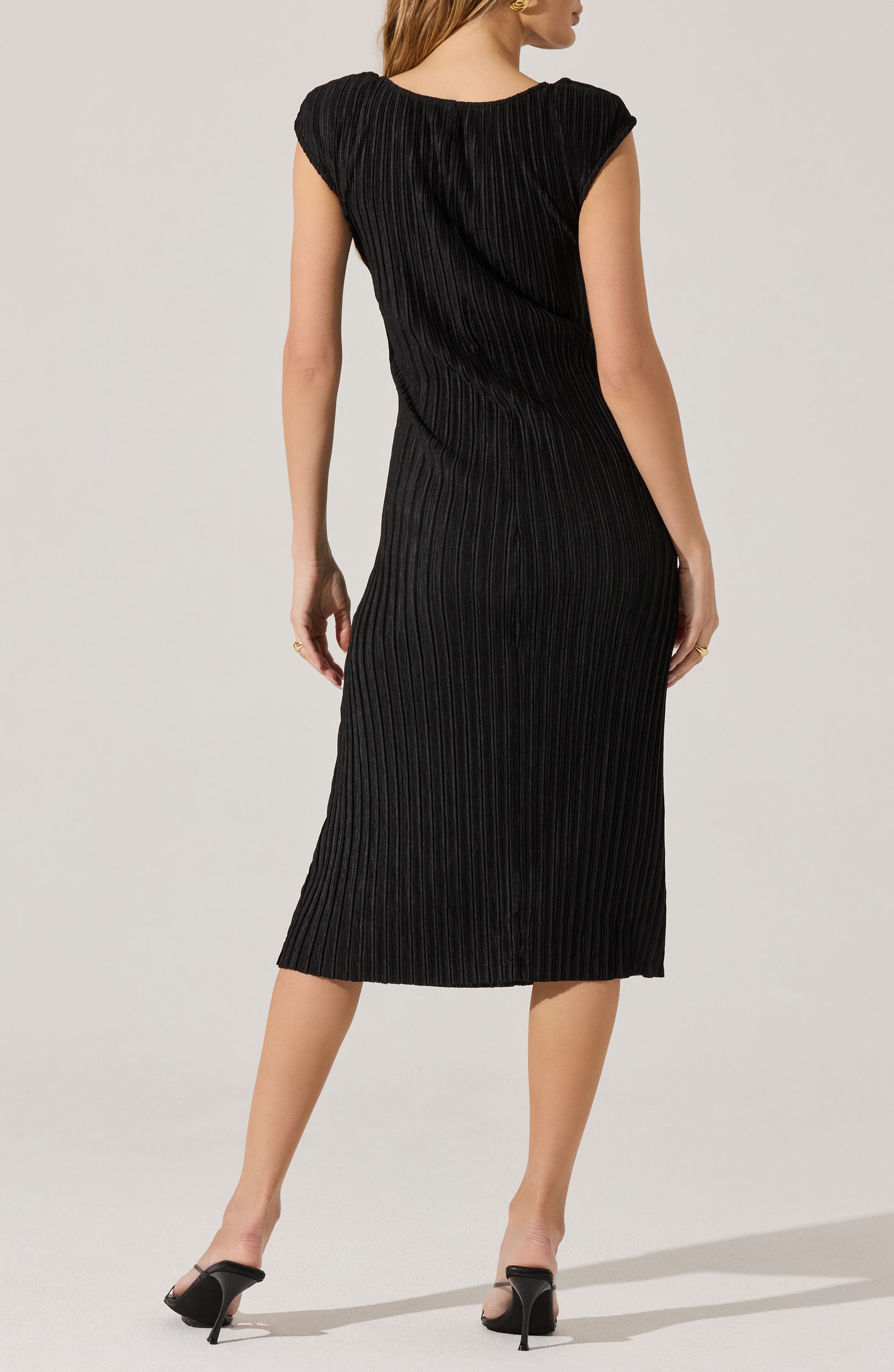 Plissé Cap Sleeve Dress