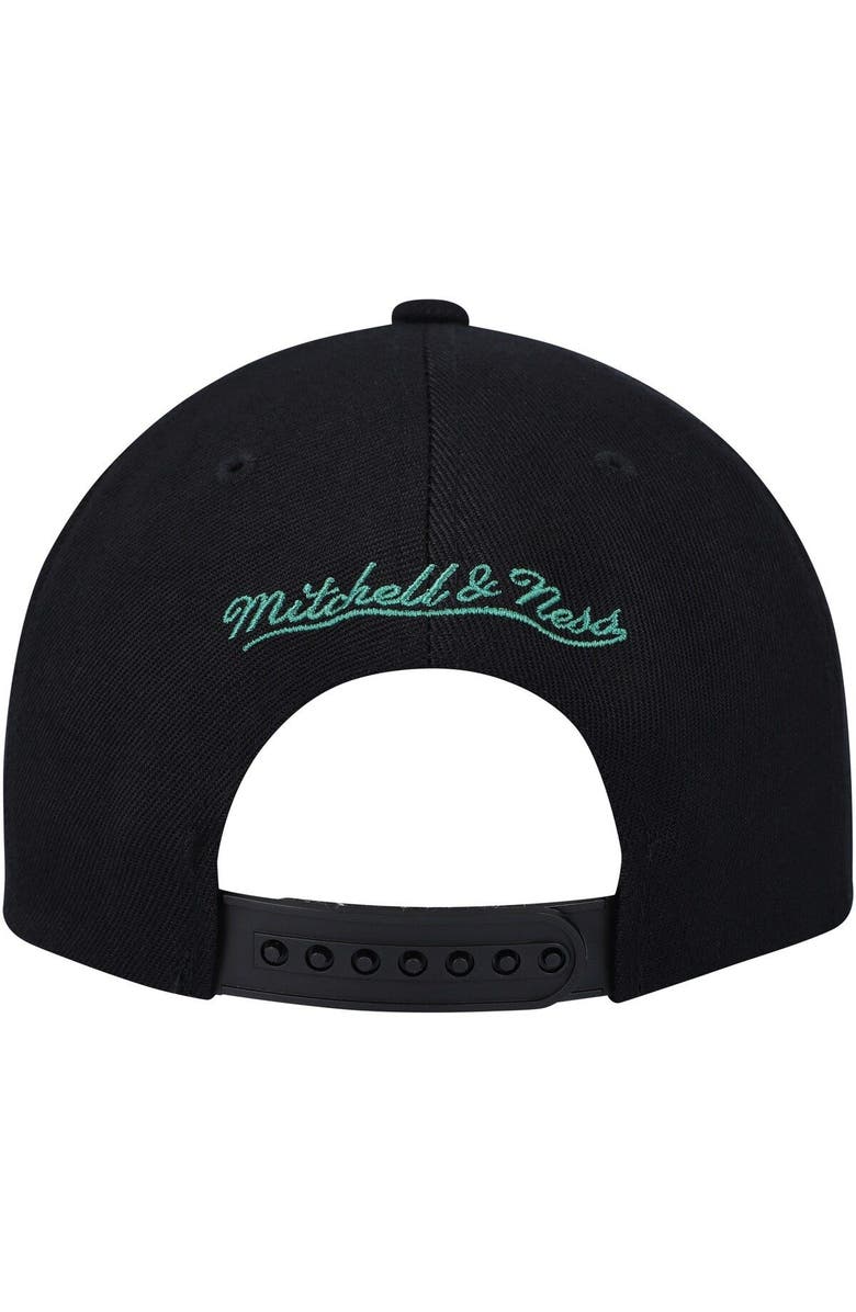 Mitchell & Ness Men's Mitchell & Ness Black/White Milwaukee Bucks Hardwood Classics Wear Away Visor Snapback Hat, Alternate, color,