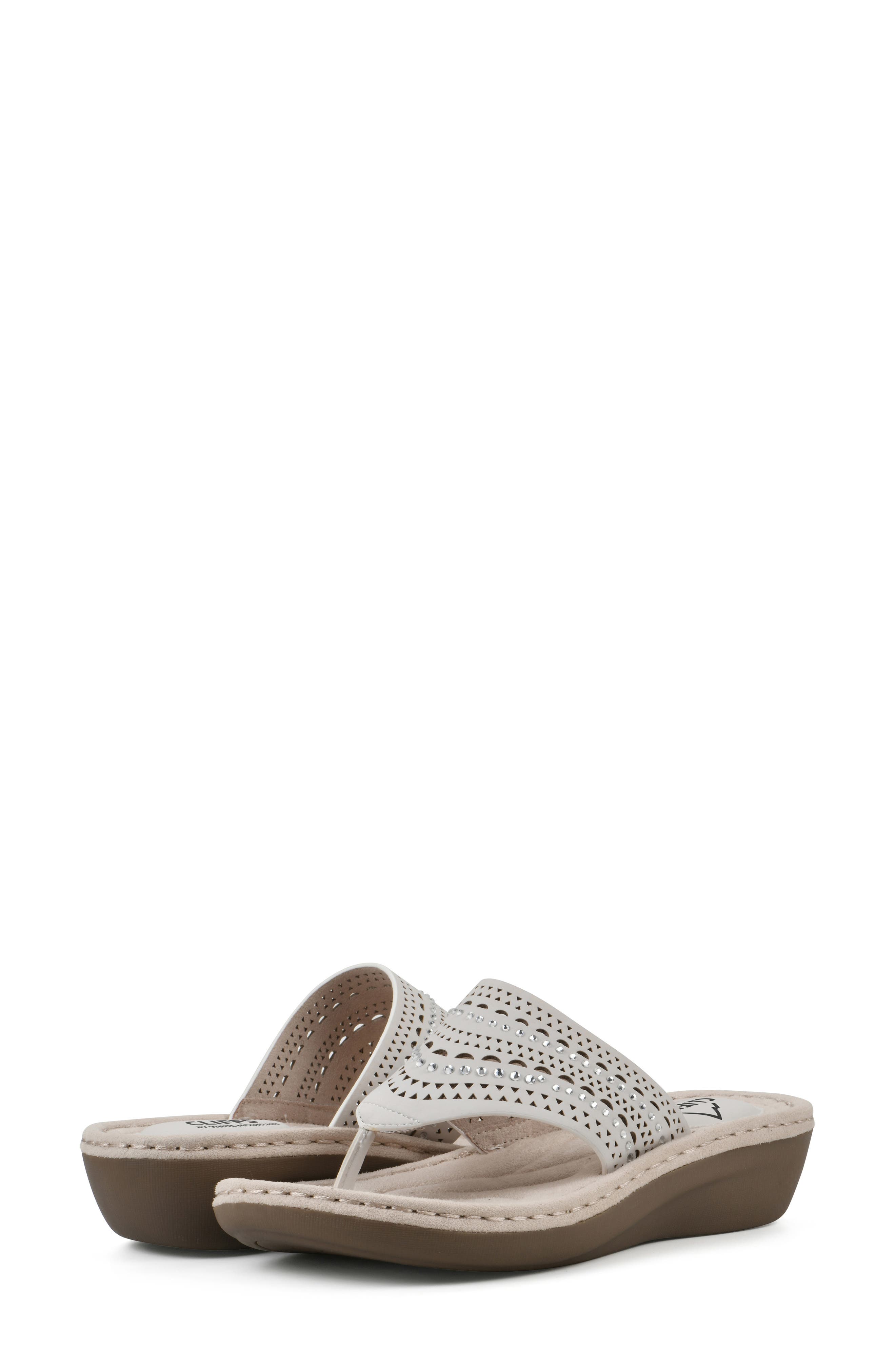 CLIFFS BY WHITE MOUNTAIN Comate Wedge Sandal, Alternate, color, White/ Nubuck