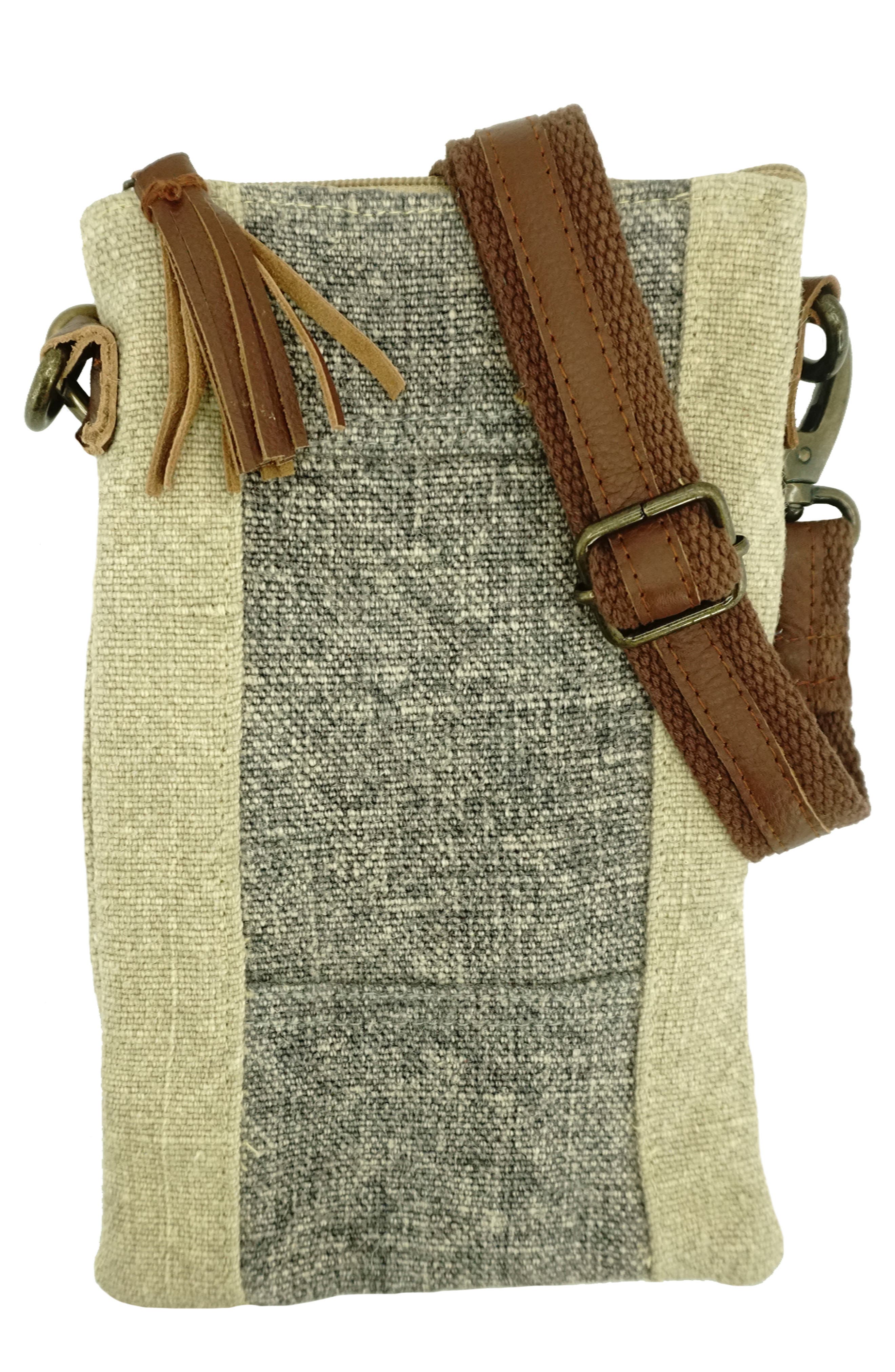 VINTAGE ADDICTION Crossbody Bag