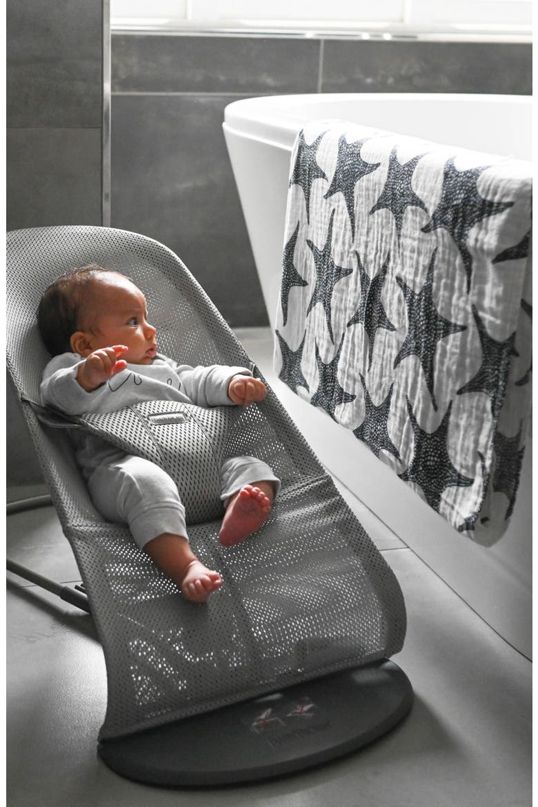 XL Starfish Sensory Organic Cotton Muslin Blanket, Alternate, color, BLACK AND WHITE