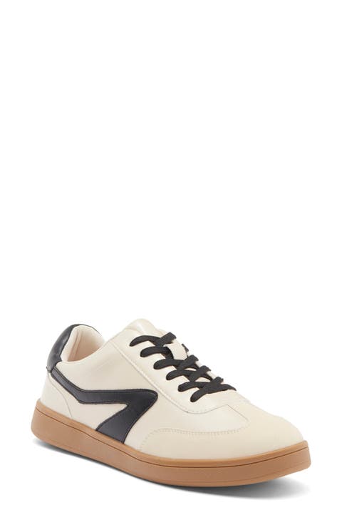 Voyage Sneaker (Women)
