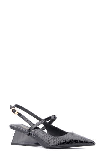 Torgeis Oria Embossed Slingback Pump In Black