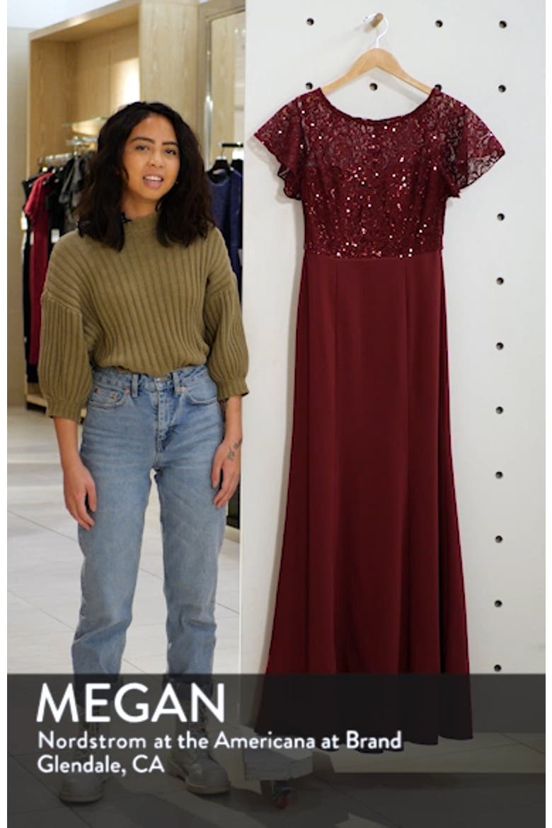 Embellished Lace Trumpet Gown video