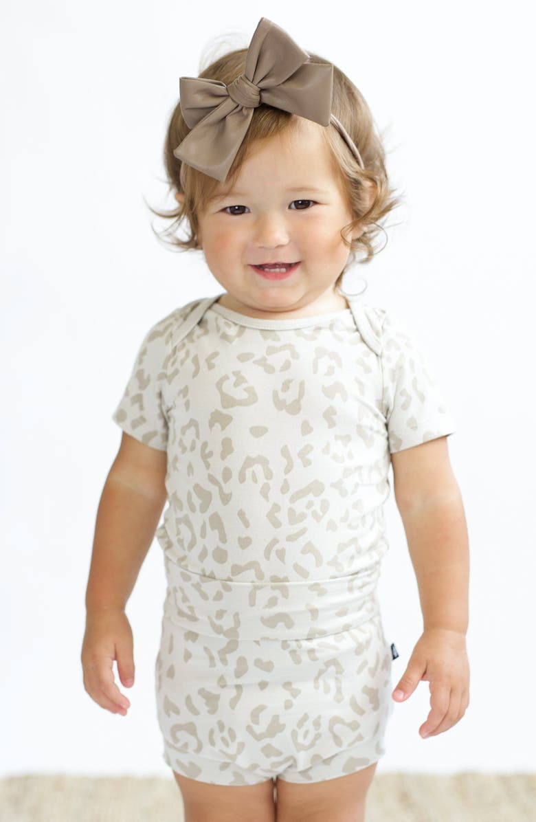 Kyte BABY Oat Leopard Bummies Shorts, Alternate, color, 