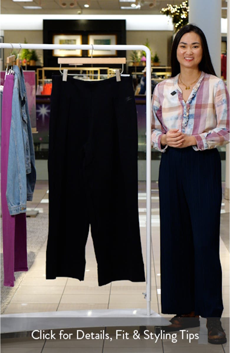 Sportswear High Waist Pleated Tech Fleece Sweatpants, sales video thumbnail