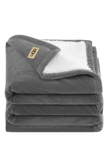 Ugg (r) Bliss Fuzzy Throw In Gray