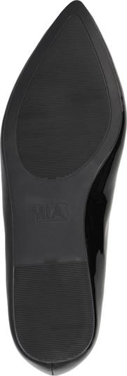 Avi Pointed Toe Flat