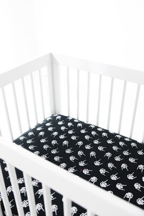 Charlie Lou Baby ® Rock N' Skull Crib Sheet In Black