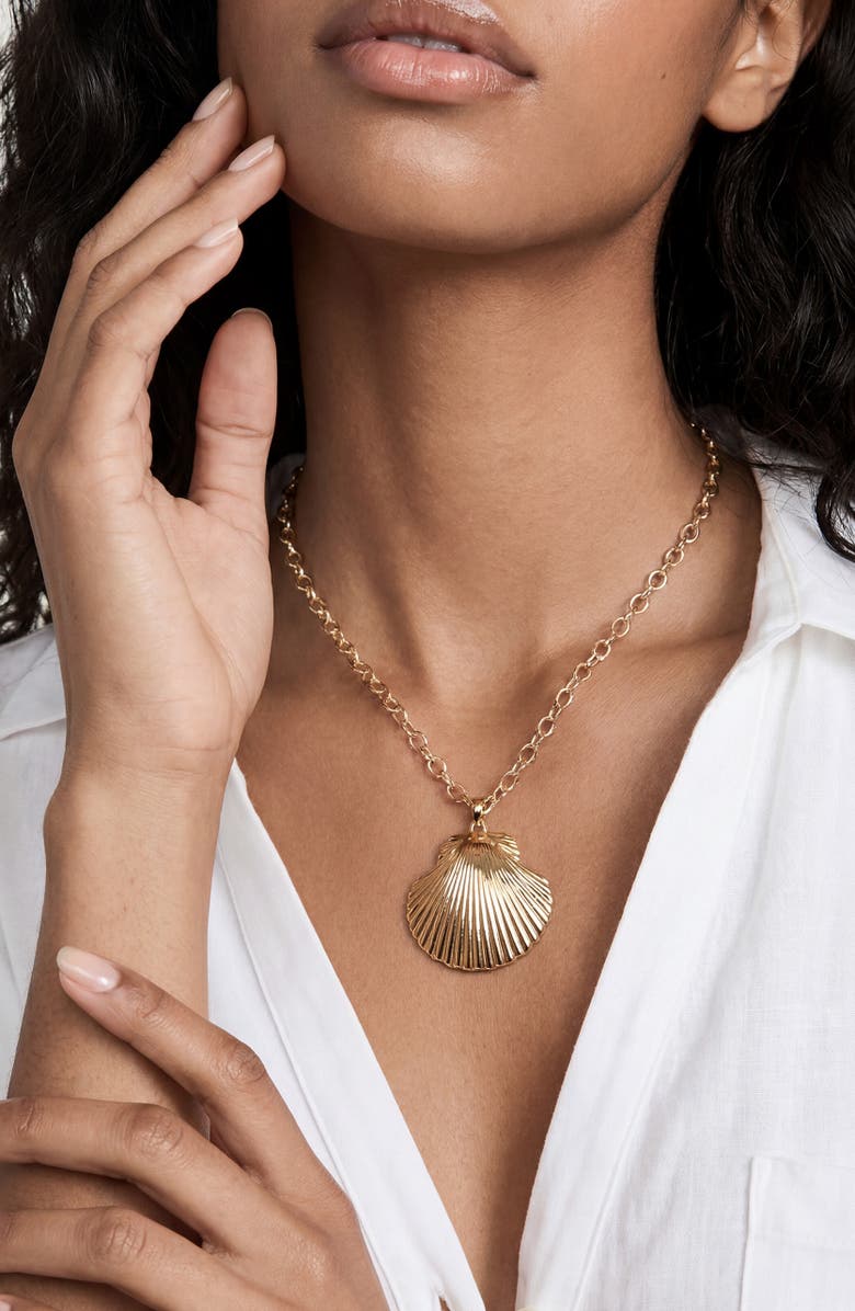 Ettika Scallop Shell Pendant Necklace, Alternate, color, Gold