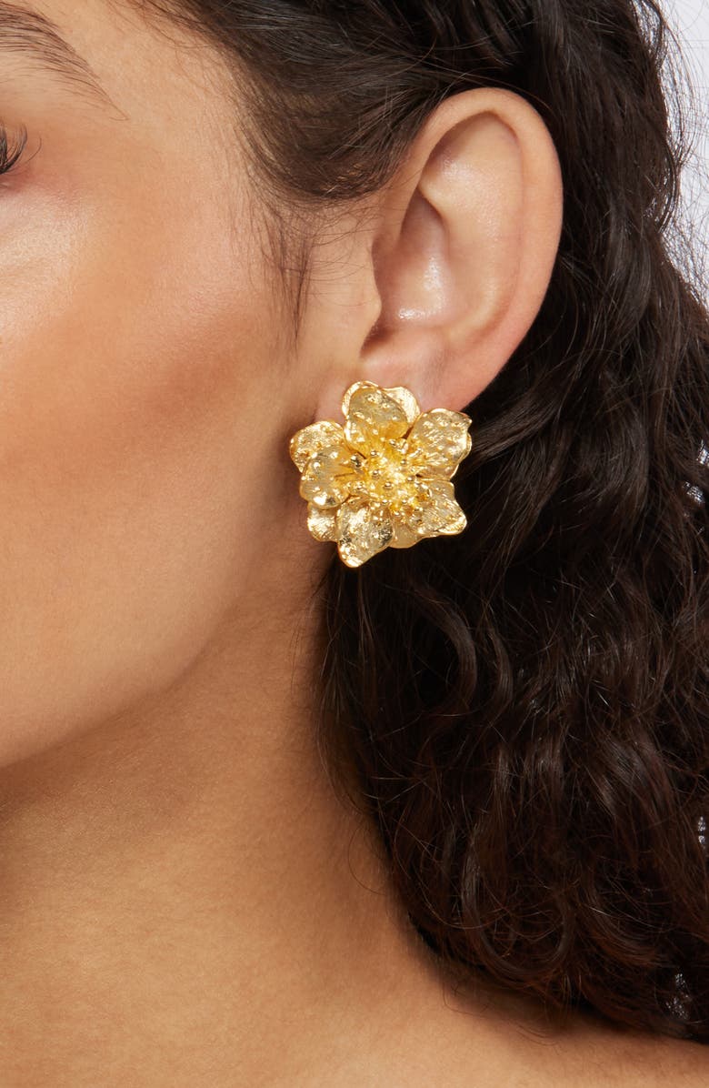 Kenneth Jay Lane Dogwood Flower Earrings, Alternate, color, Gold